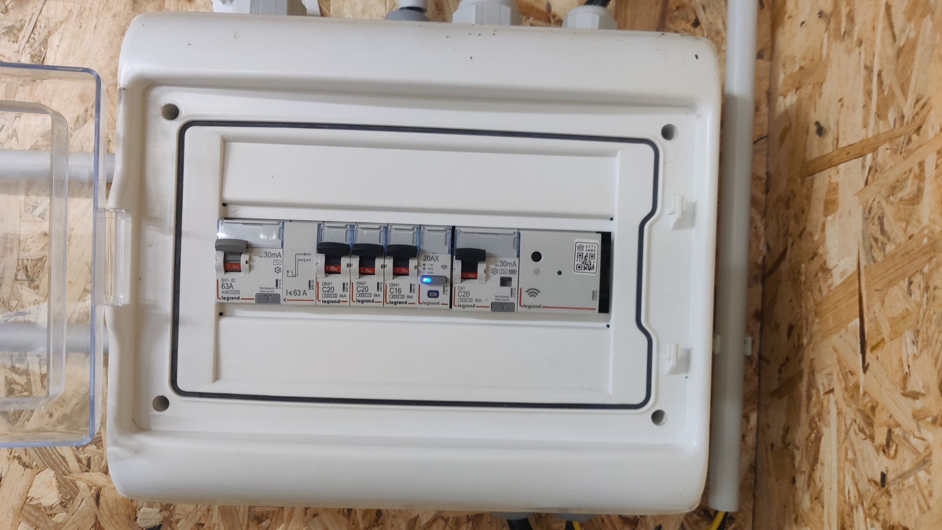 solution connectée green'up- électricien charlieu- borne de recharge charlieu