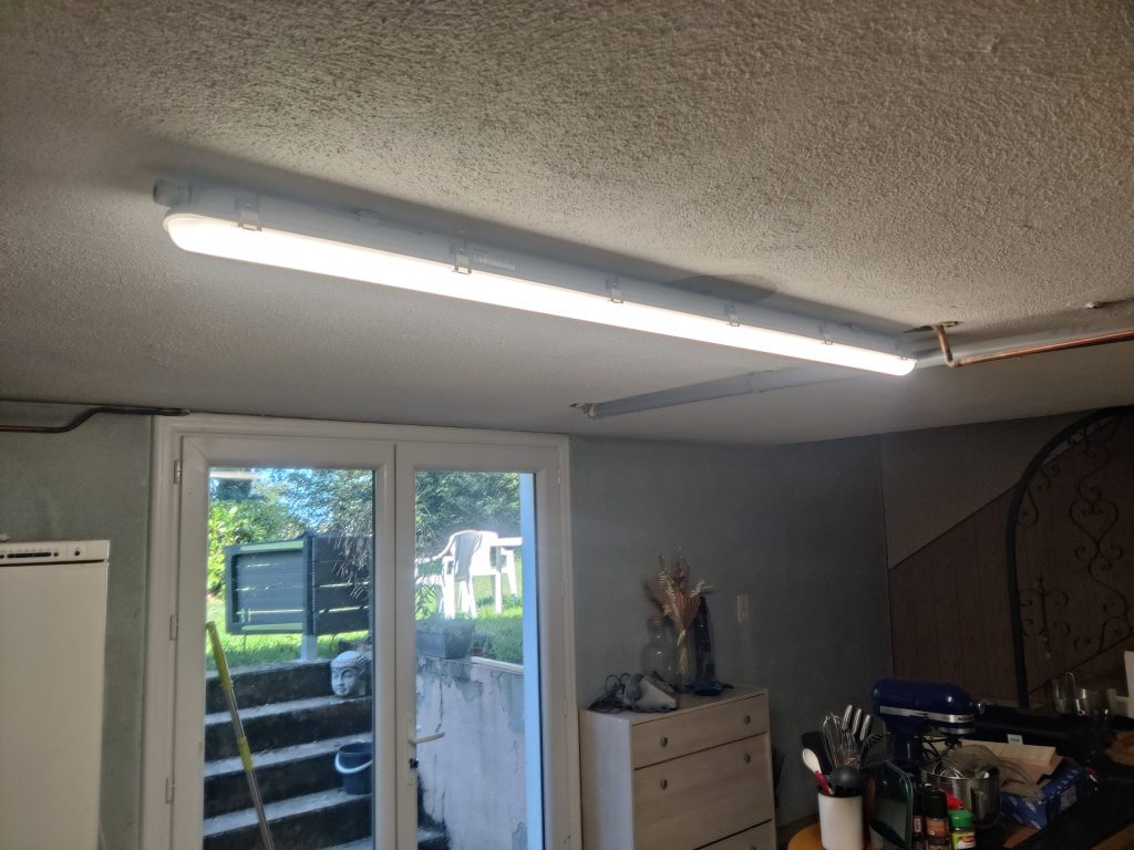 remplacement éclairage- petit travaux électrique- électricien charlieu