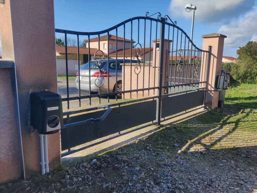 réalisation d'une motorisation de portail à charlieu - installation rapide et professionnelle